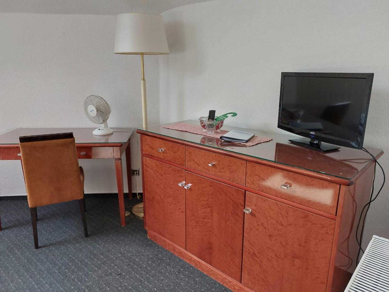 Gaestezimmer Gasthof Becker Hotel Wulfrath Екстериор снимка