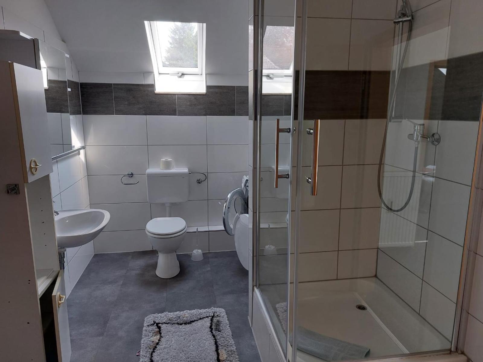 Gaestezimmer Gasthof Becker Hotel Wulfrath Екстериор снимка
