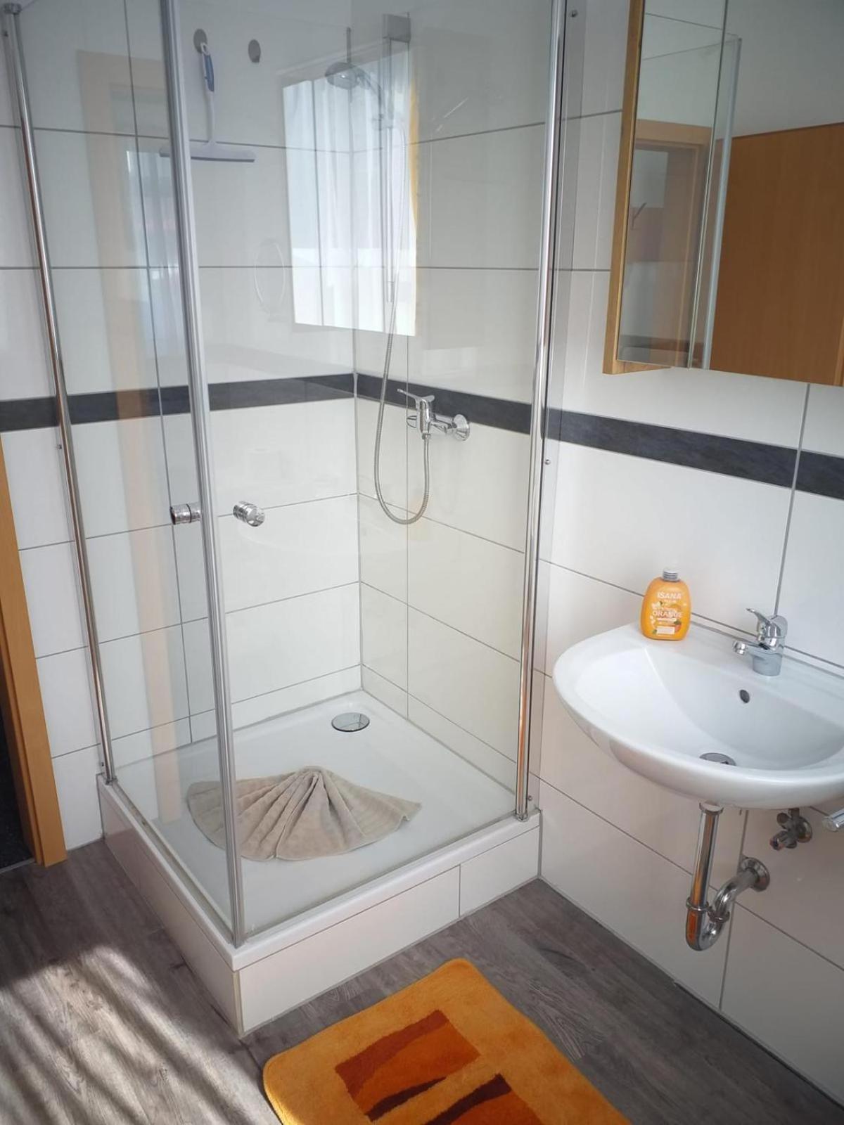 Gaestezimmer Gasthof Becker Hotel Wulfrath Екстериор снимка
