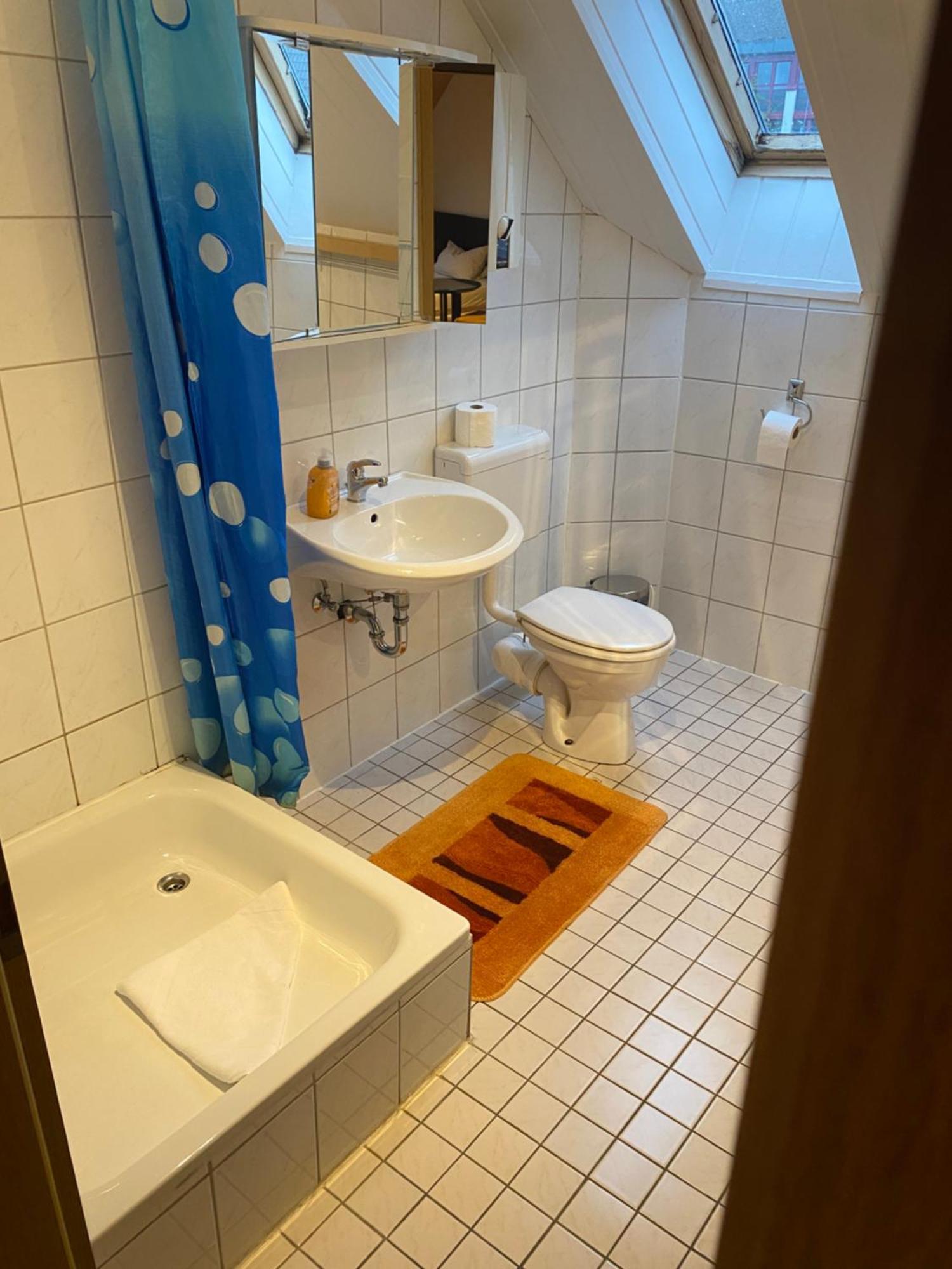 Gaestezimmer Gasthof Becker Hotel Wulfrath Екстериор снимка