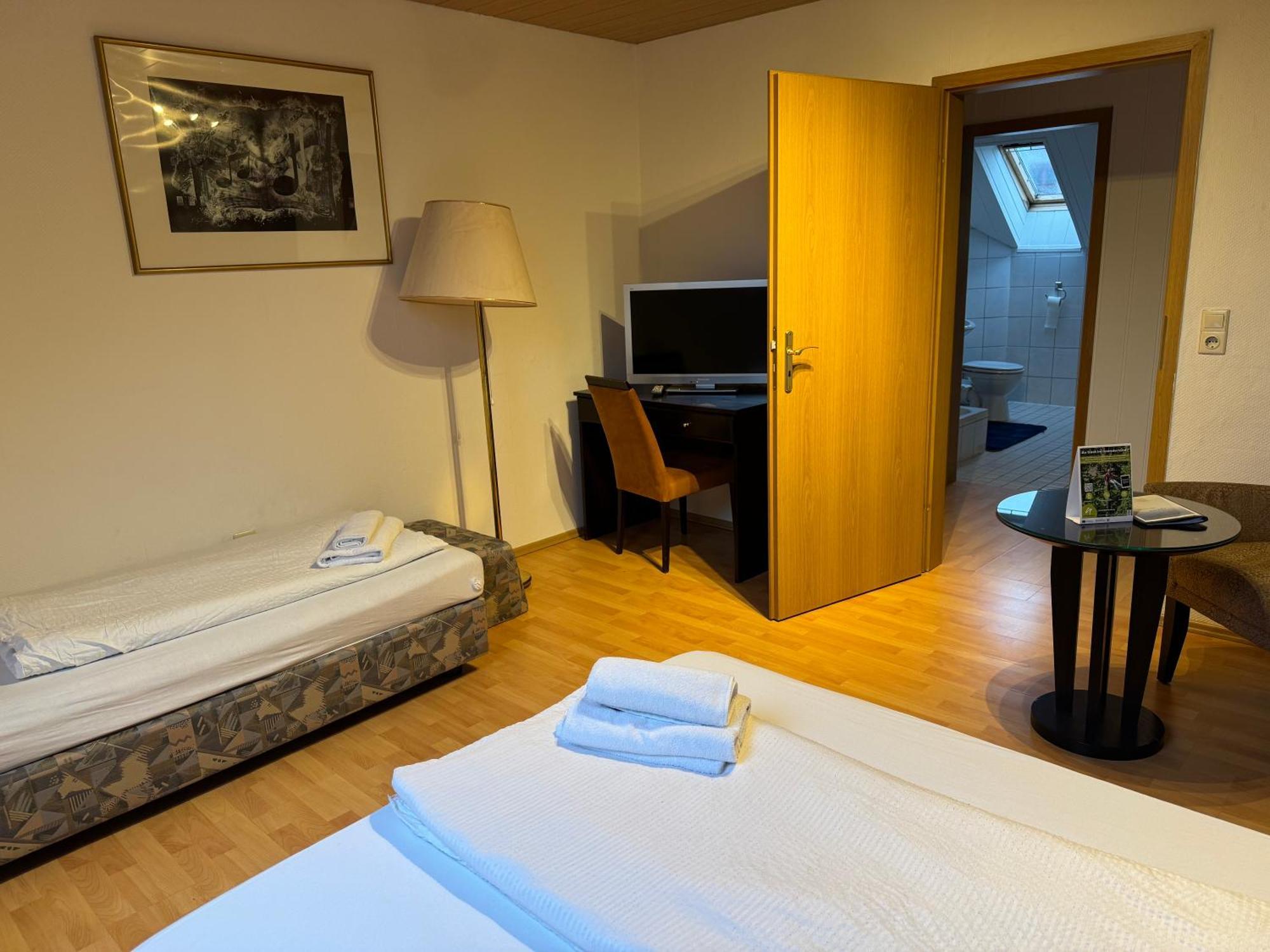 Gaestezimmer Gasthof Becker Hotel Wulfrath Екстериор снимка